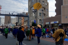 日光社参行列（川口宿コース）／でかい扇は御馬印