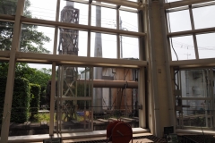 奥にボイラー室